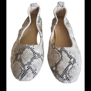 VINCE CAMUTO Etheda Ballet Flats Wo's 9.5M Beige Snake Embossed Rubber Sole NEW